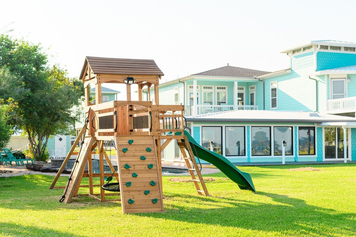 Backyard, Exterior, Playground