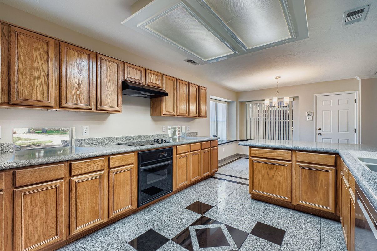Chandelier, Interior, Kitchen