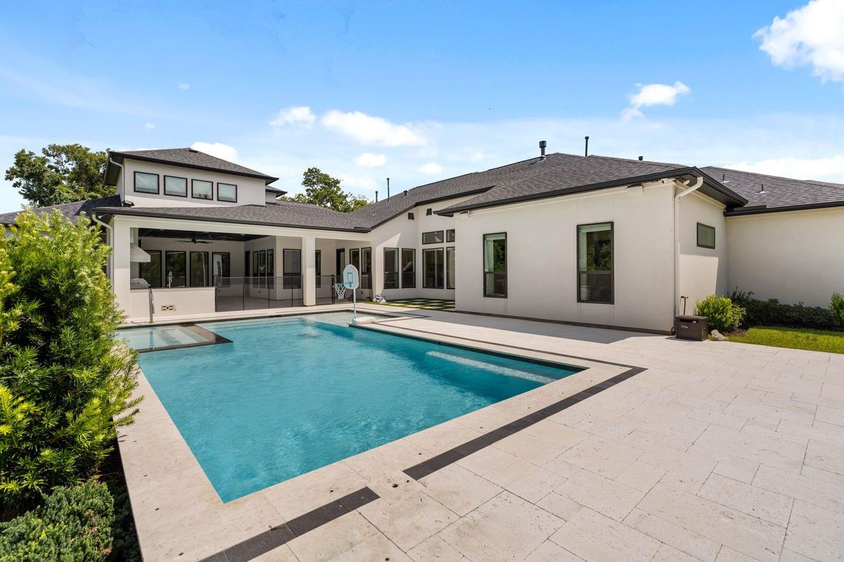 Exterior, Pool