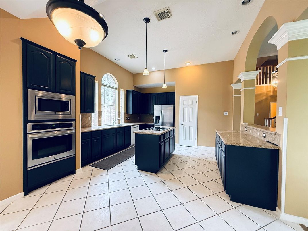 Interior, Kitchen, Pendant Lights, Recessed Lighting, Stainless Steel Appliances