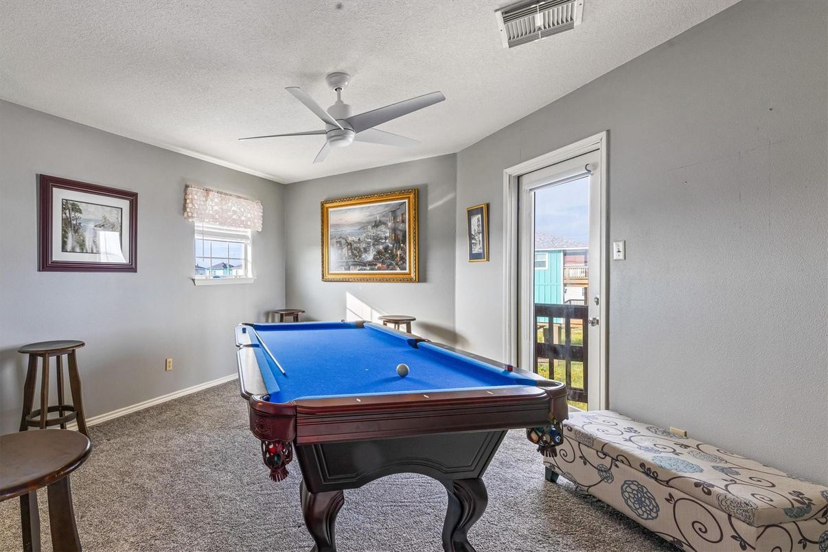 Billiard Table, Game Room, Interior