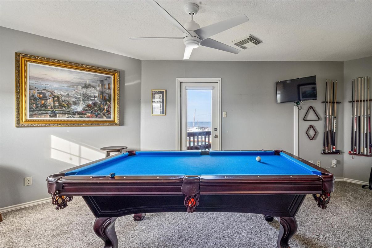 Billiard Table, Game Room, Interior