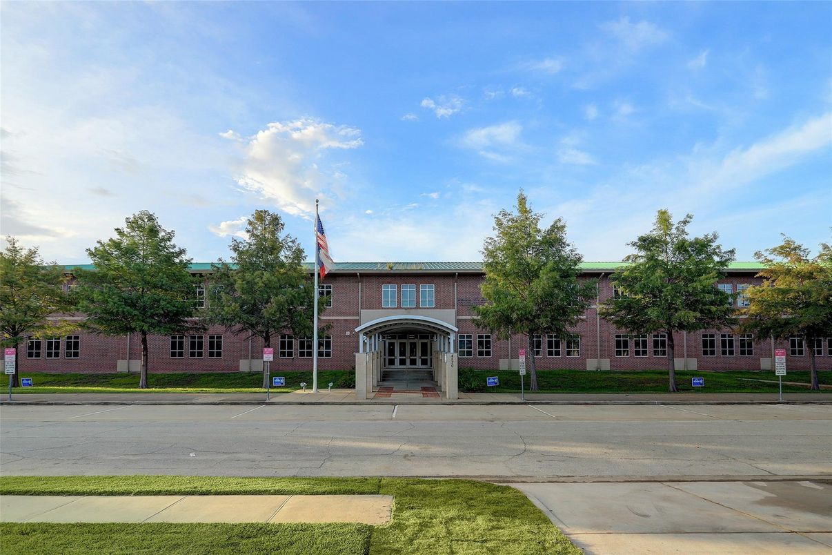 Exterior, Facade, Brick Facade, Mediterranean