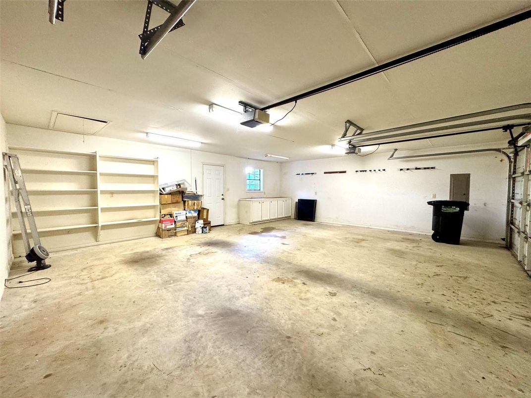 Garage, Interior