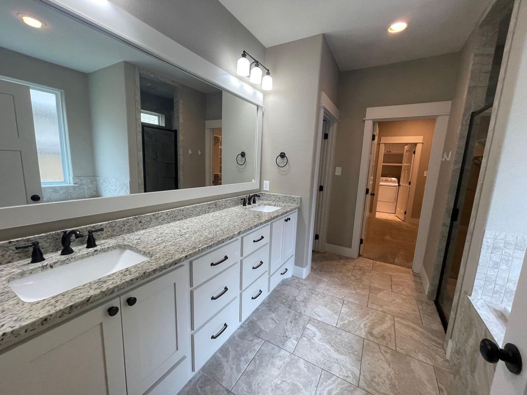 Bathroom, Dual Sink Vanities, Interior, Recessed Lighting