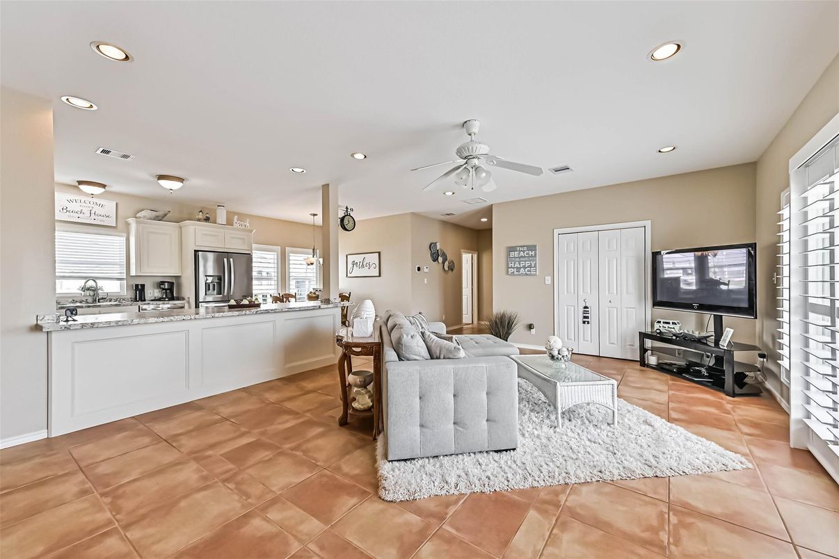 Interior, Kitchen, Living room, Recessed Lighting, Stainless Steel Appliances