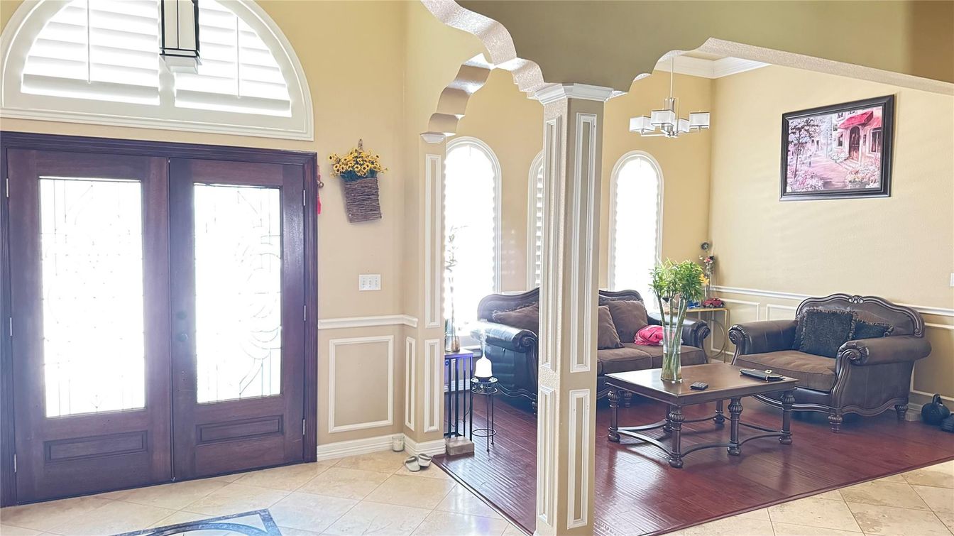Chandelier, Interior, Living room, Wood Texture Flooring