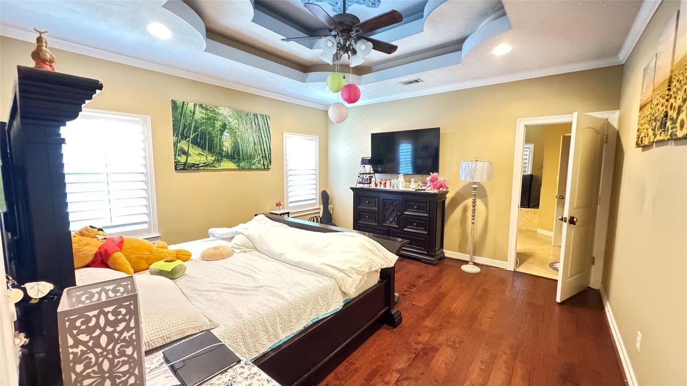 Bedroom, Interior, Recessed Lighting, Wood Texture Flooring