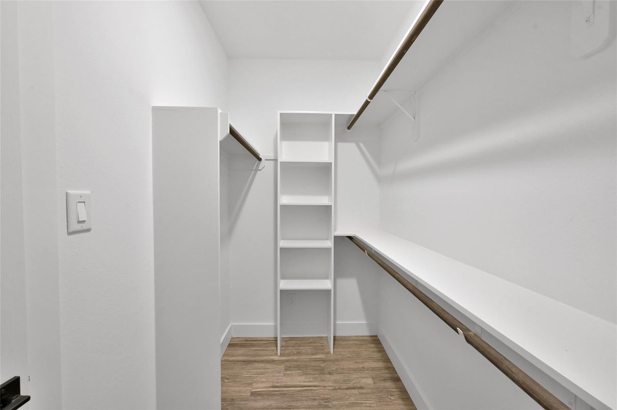 Interior, Walk-in Closets, Wood Texture Flooring