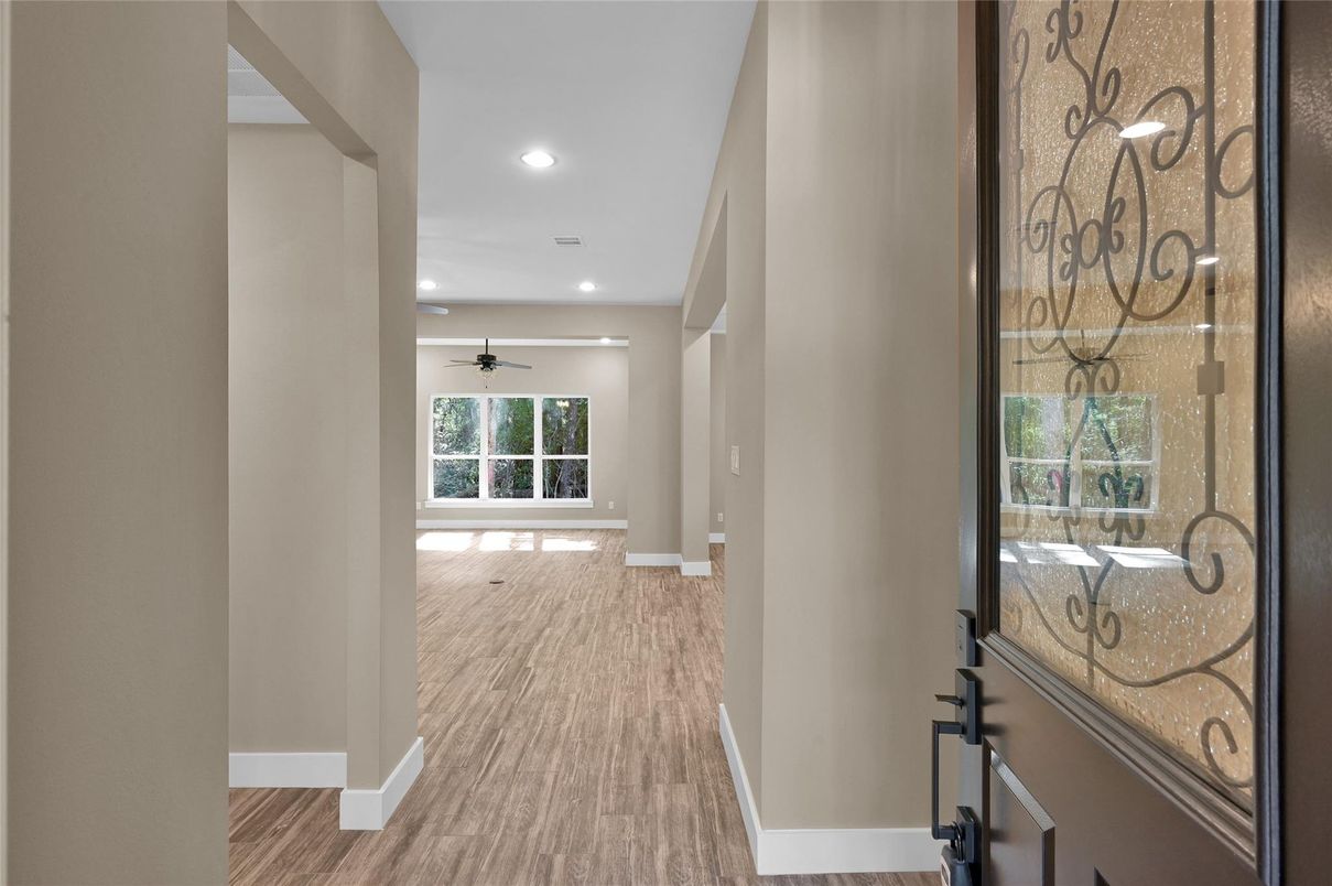 Interior, Recessed Lighting, Wood Texture Flooring