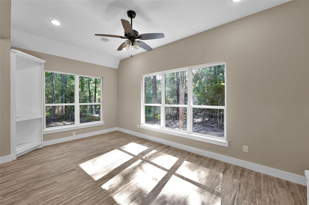 Empty room, Interior, Recessed Lighting, Wood Texture Flooring