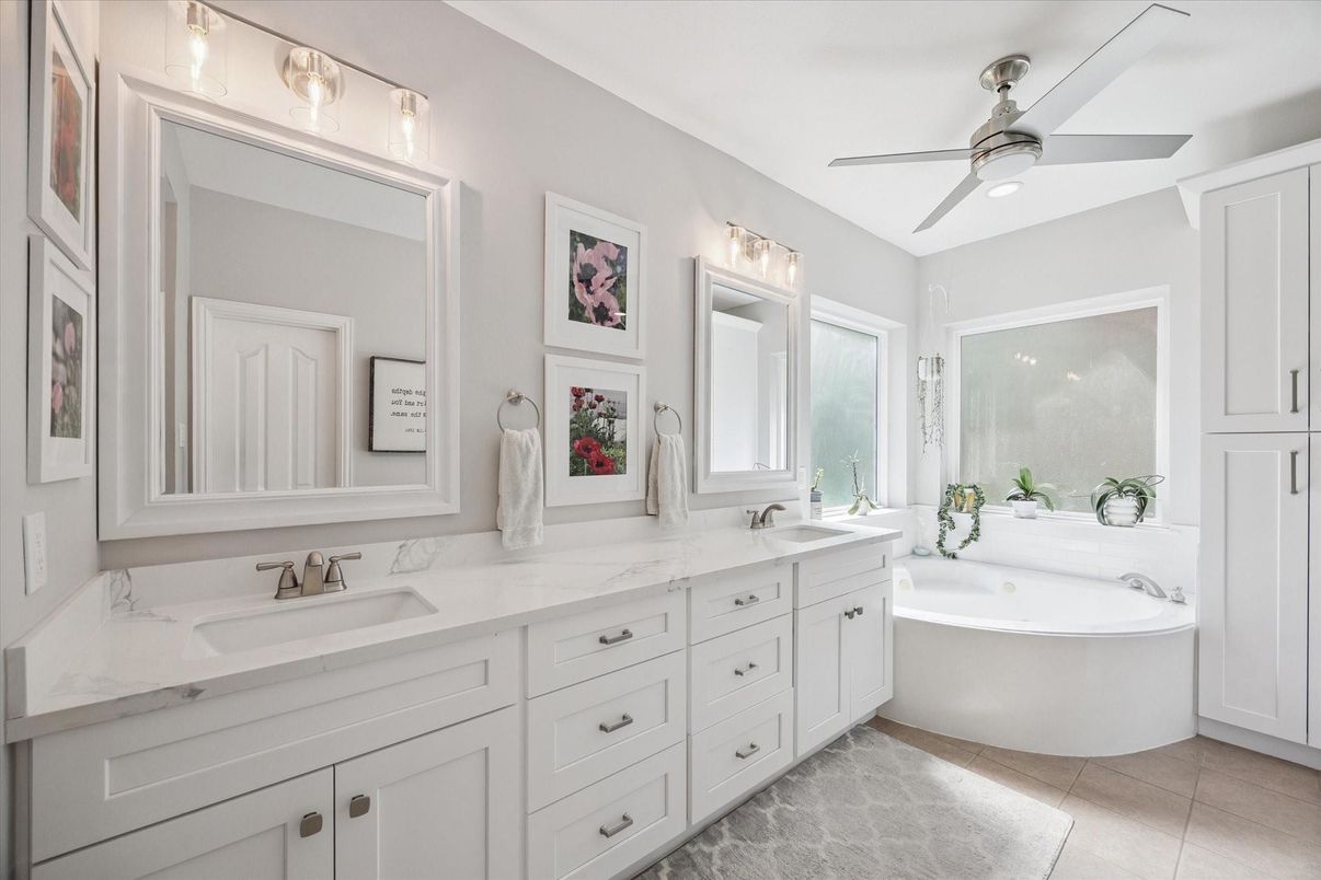 Bathroom, Dual Sink Vanities, Interior