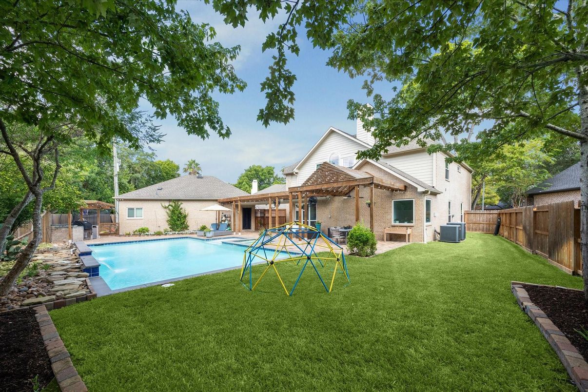 Backyard, Exterior, Pool