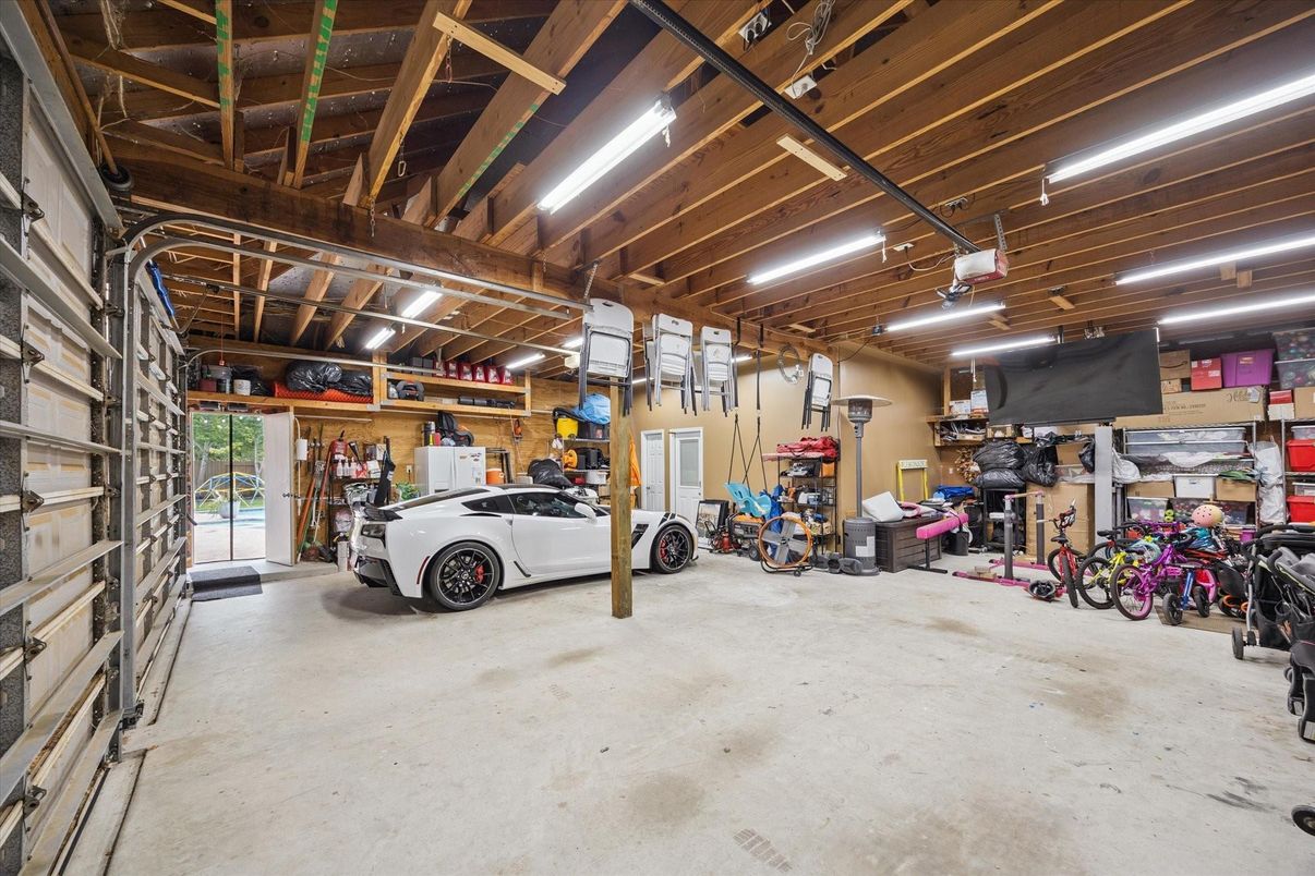 Garage, Interior, Wooden Beams