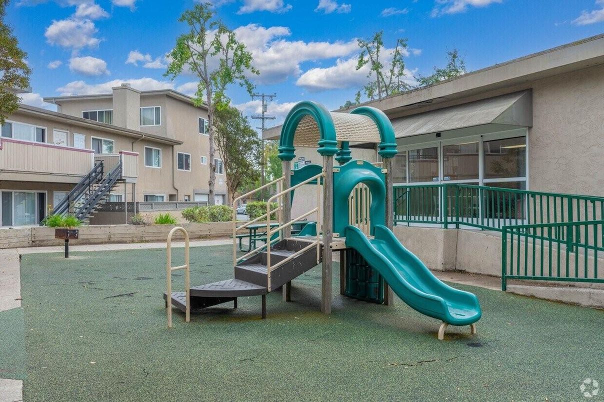 Backyard, Exterior, Playground