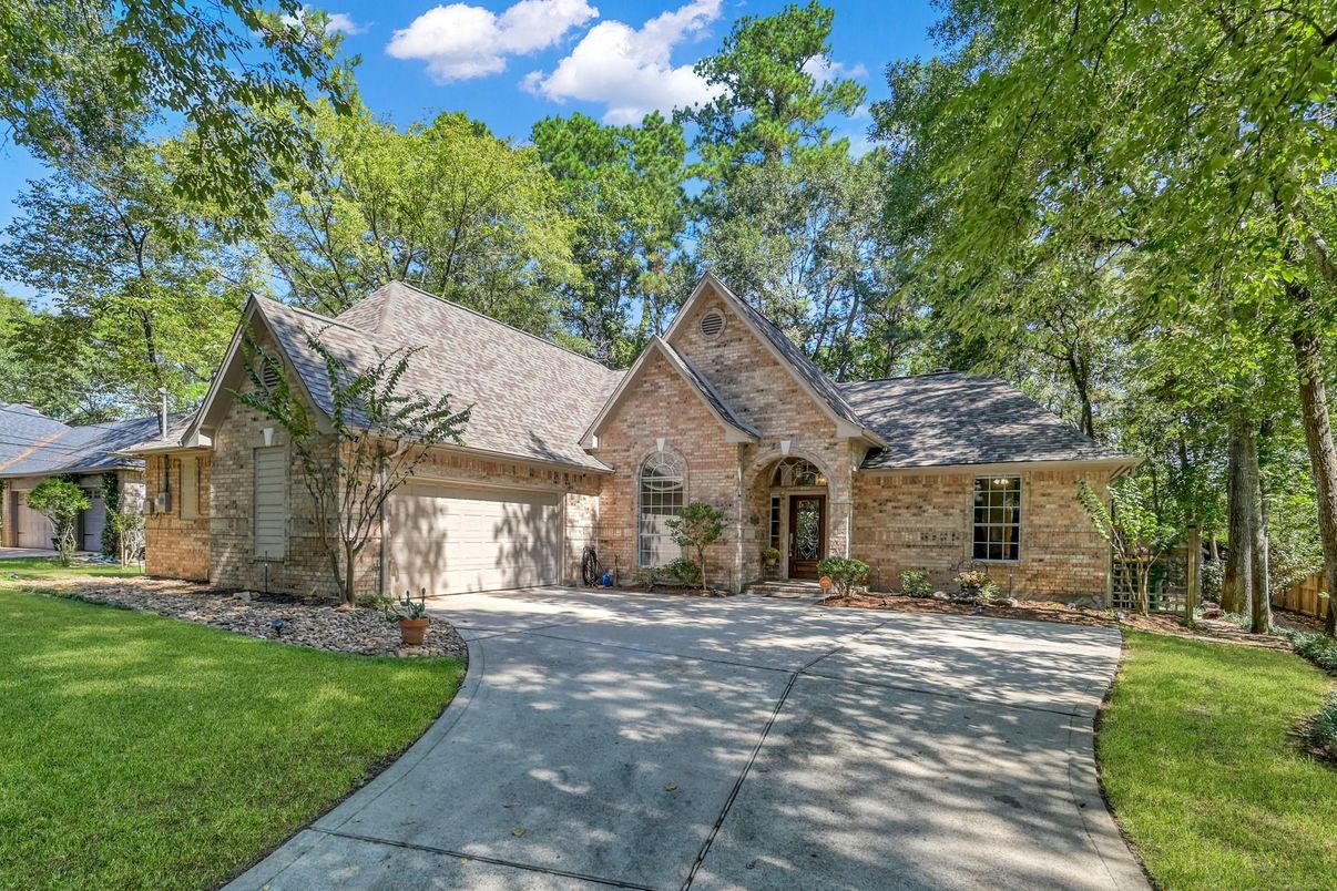 Attached, Exterior, Facade, Brick Facade, Tudor Revival