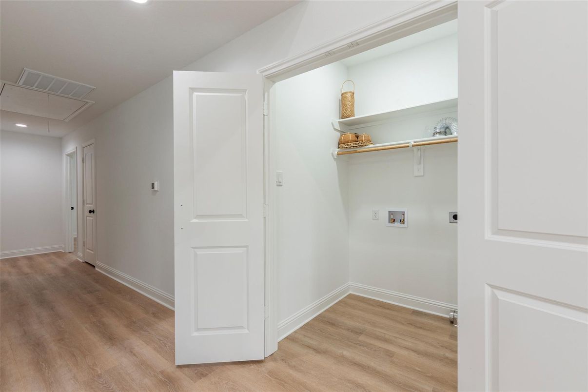 Interior, Recessed Lighting, Wood Texture Flooring