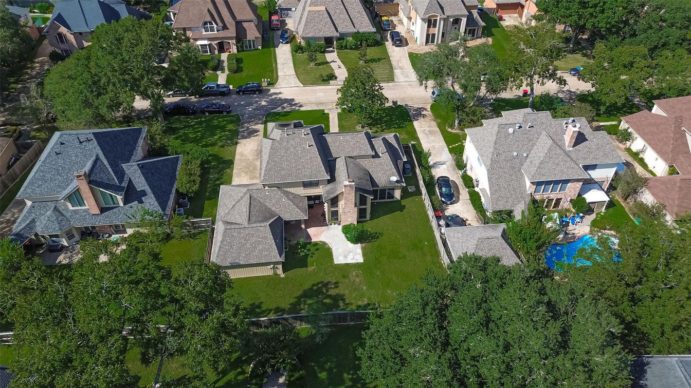 Exterior, Drone
