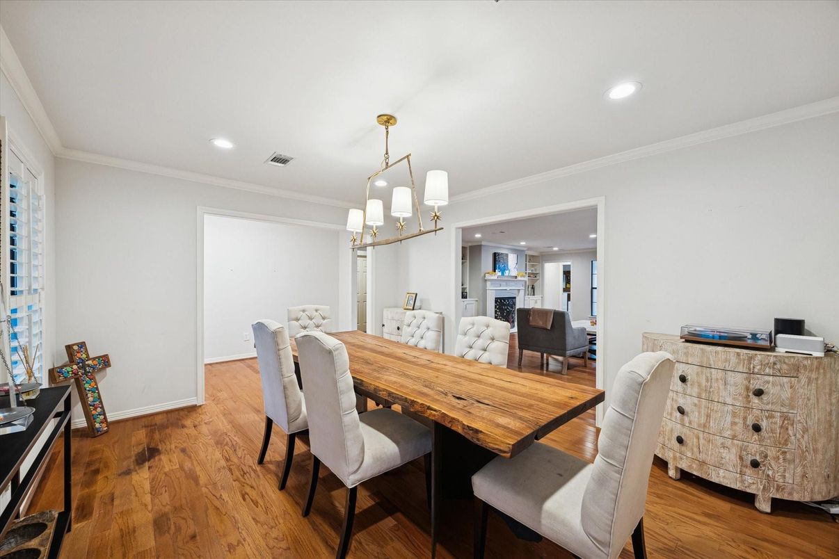 Dining room, Fireplace, Interior, Pendant Lights, Recessed Lighting, Wood Texture Flooring