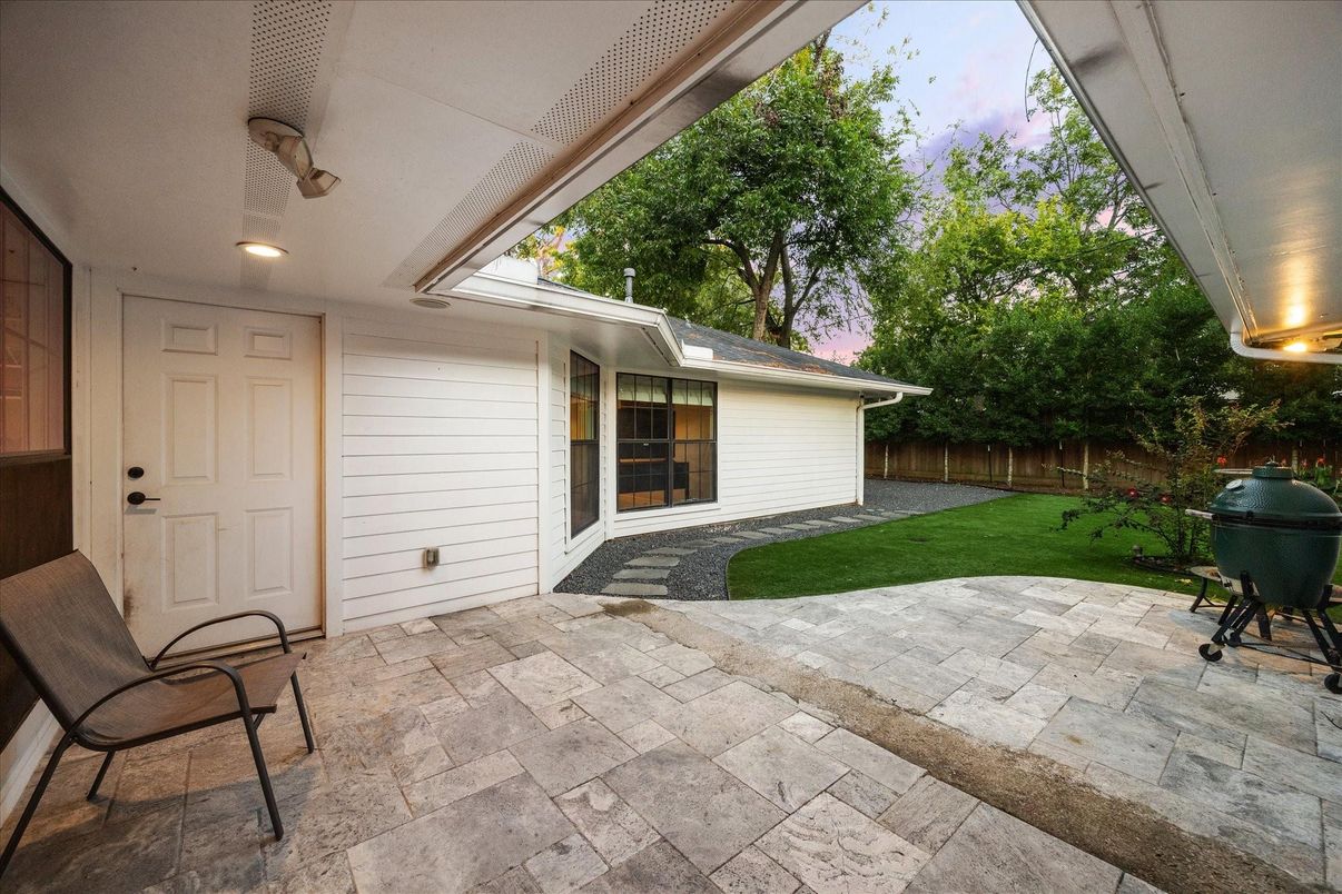 Backyard, Exterior