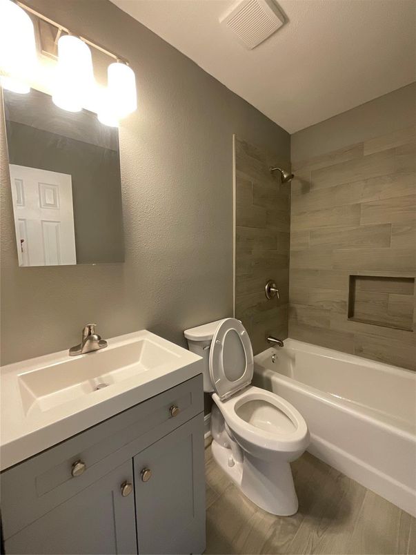 Bathroom, Dual Sink Vanities, Interior, Wood Texture Flooring