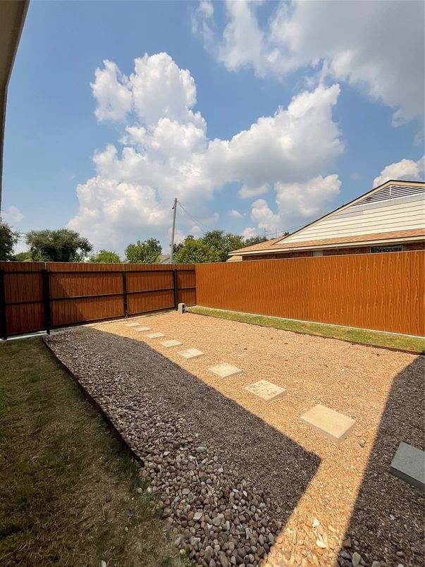 Backyard, Exterior