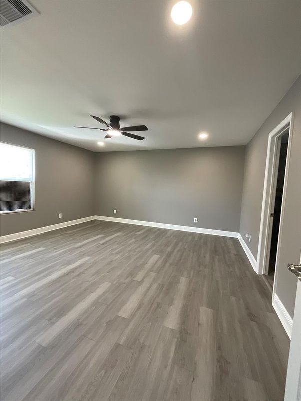 Empty room, Interior, Recessed Lighting, Wood Texture Flooring
