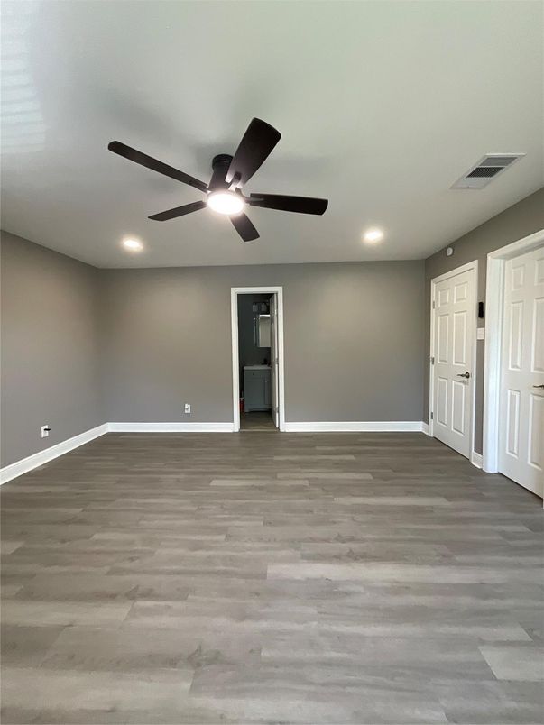 Empty room, Interior, Recessed Lighting, Wood Texture Flooring