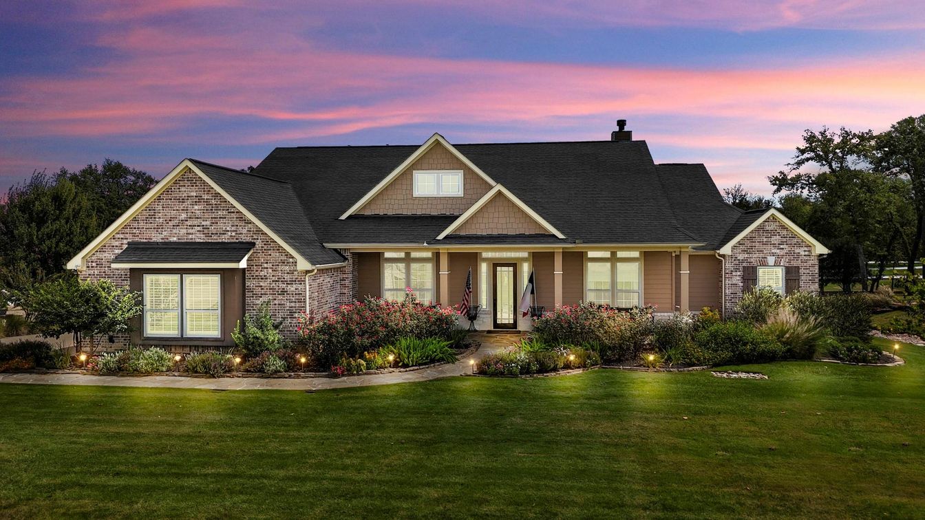 Exterior, Facade, Brick Facade, Brick Traditional