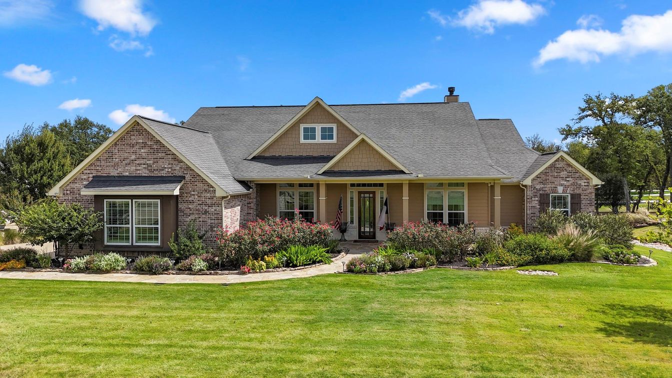 Exterior, Facade, Brick Facade, Brick Traditional