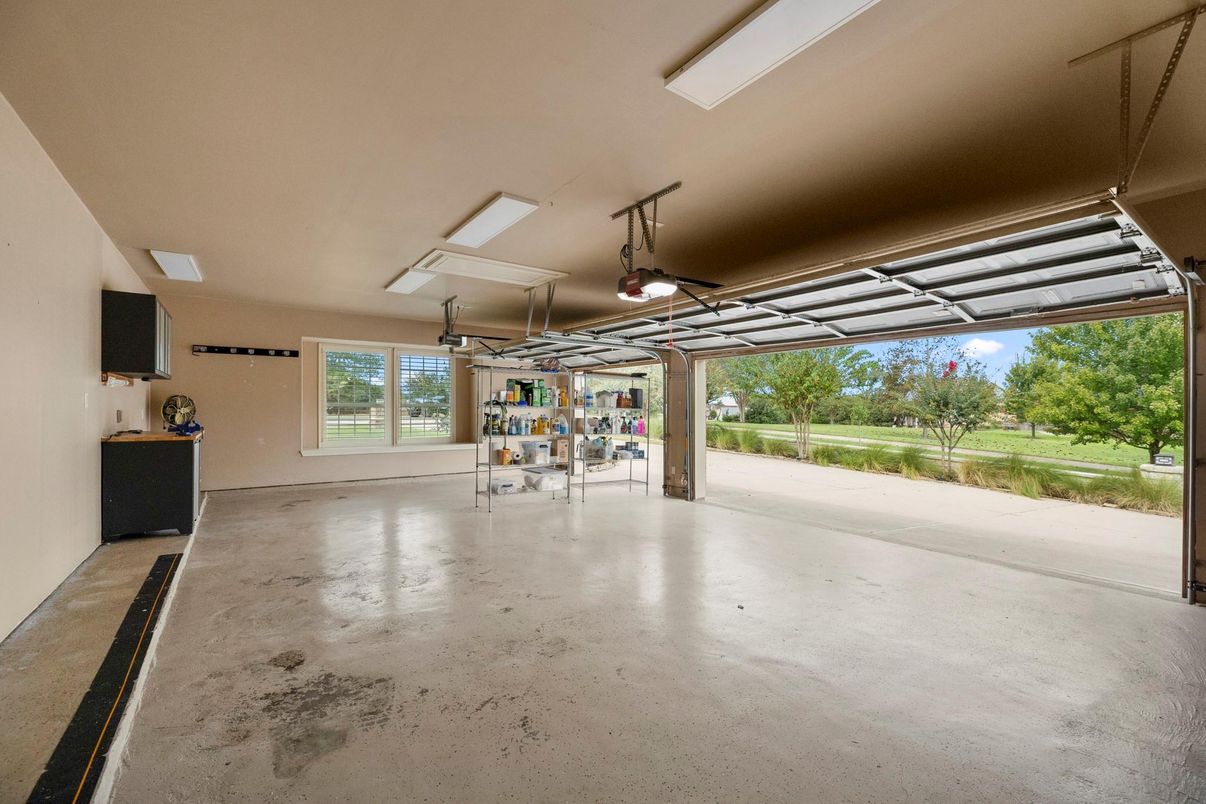 Garage, Interior