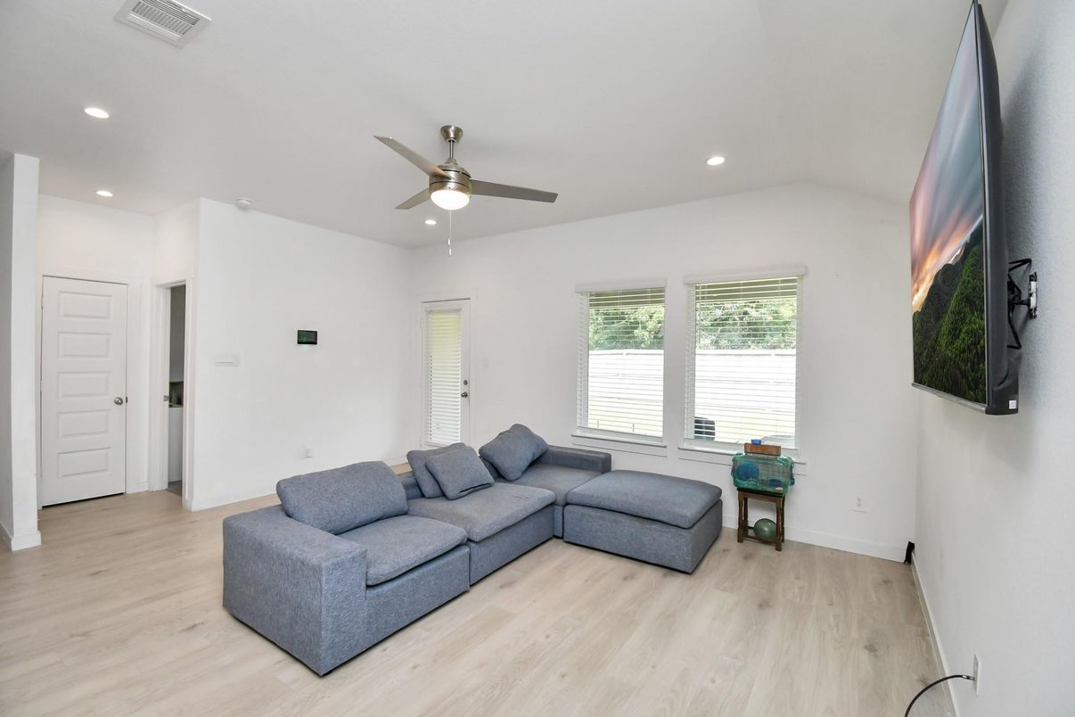 Interior, Living room, Recessed Lighting, Wood Texture Flooring