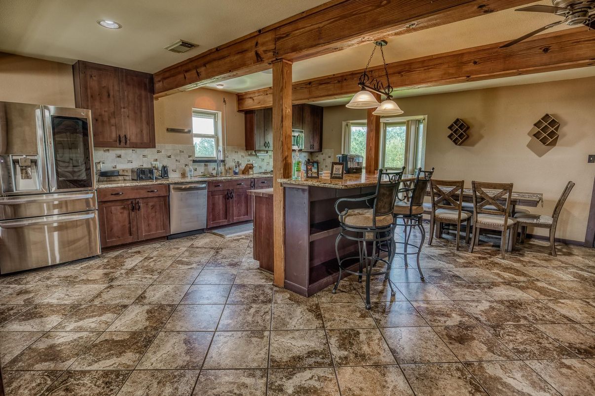 Dining room, Interior, Kitchen, Pendant Lights, Recessed Lighting, Stainless Steel Appliances