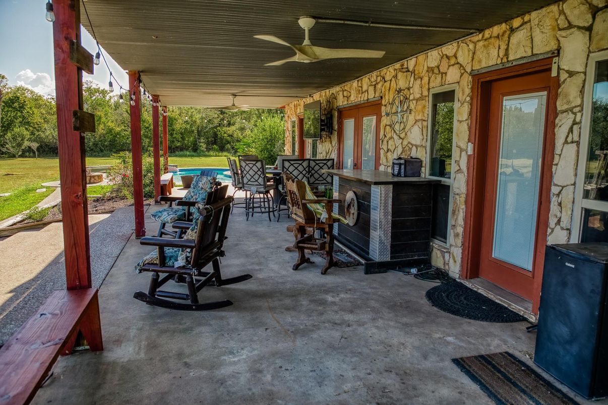 Exterior, Outdoor Kitchen