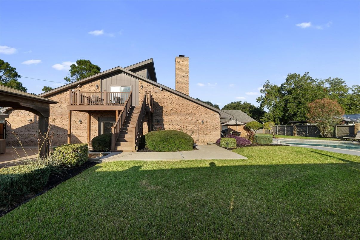 Backyard, Exterior