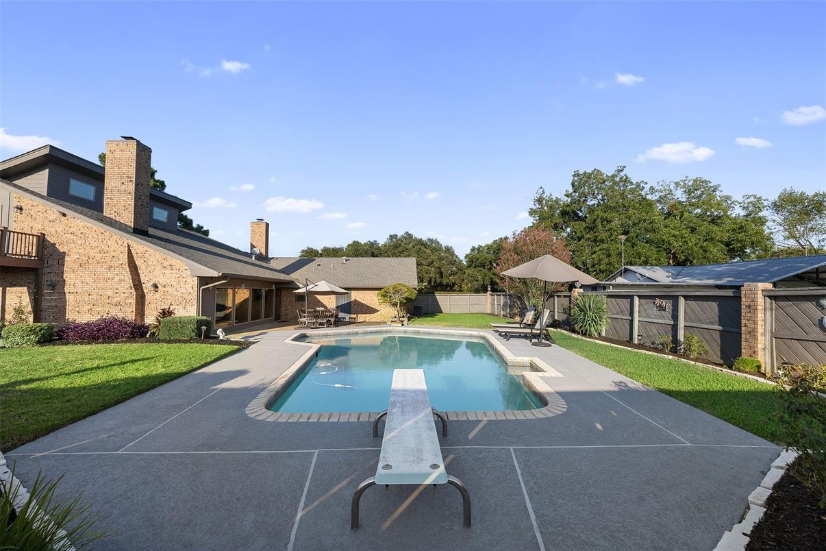 Exterior, Pool