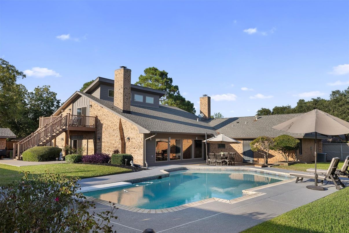 Exterior, Pool