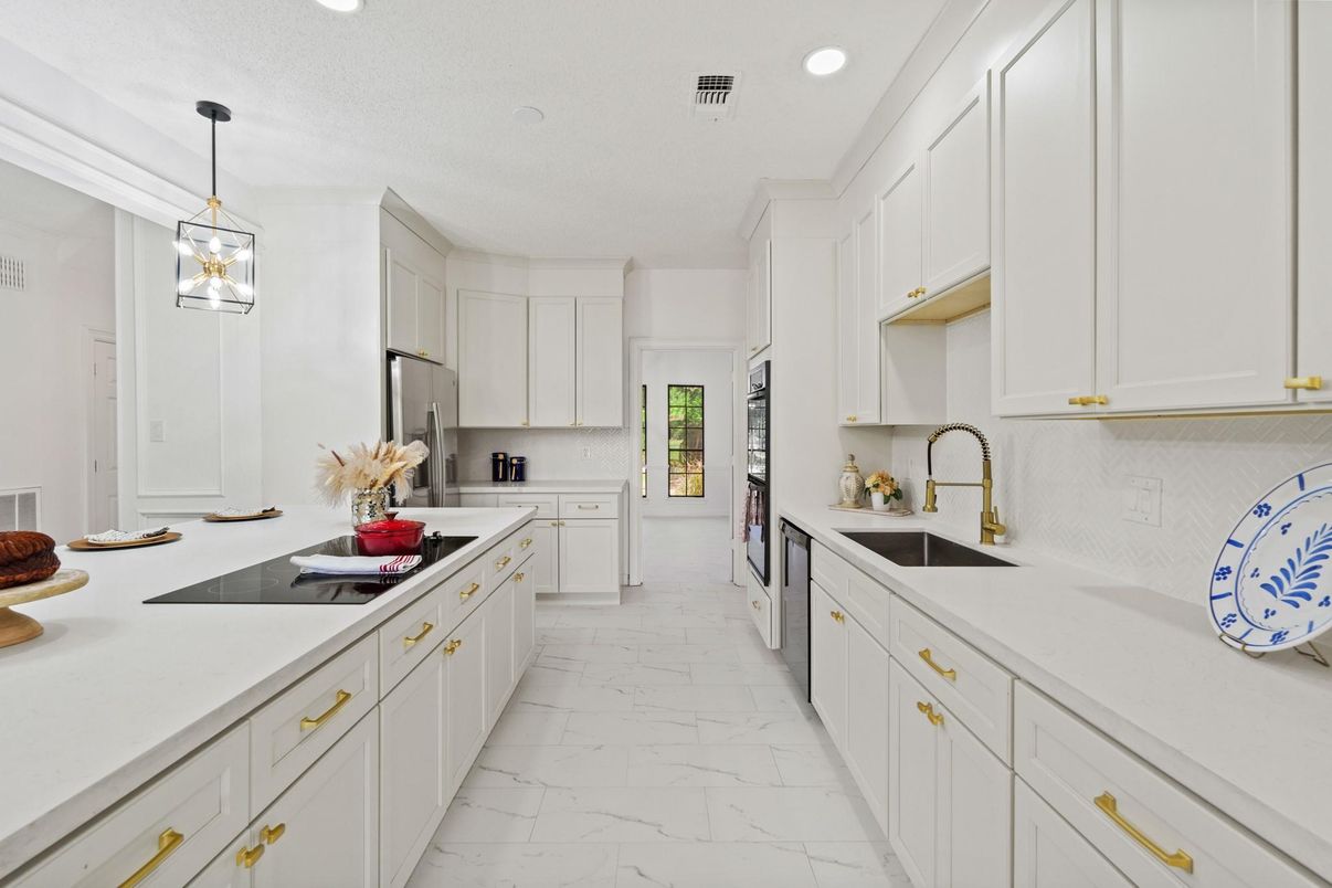 Interior, Kitchen, Marble, Pendant Lights, Recessed Lighting