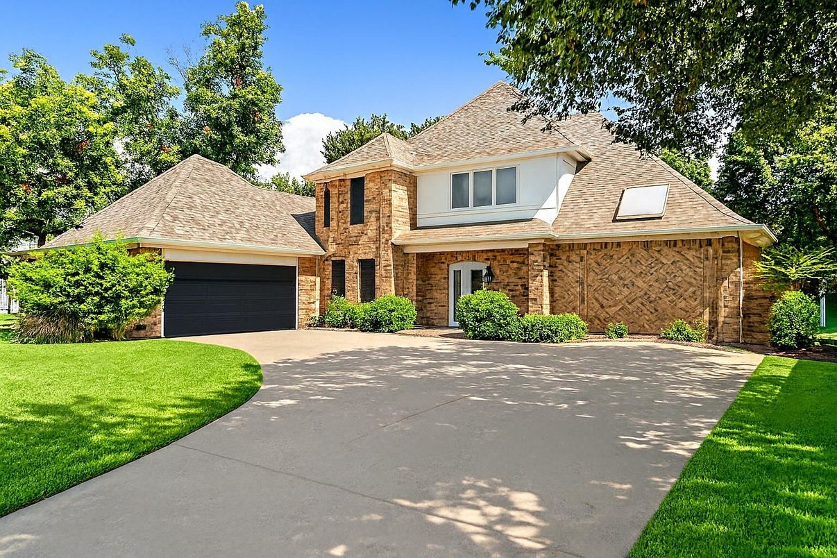 Attached, Exterior, Facade, Brick Facade, Brick Traditional