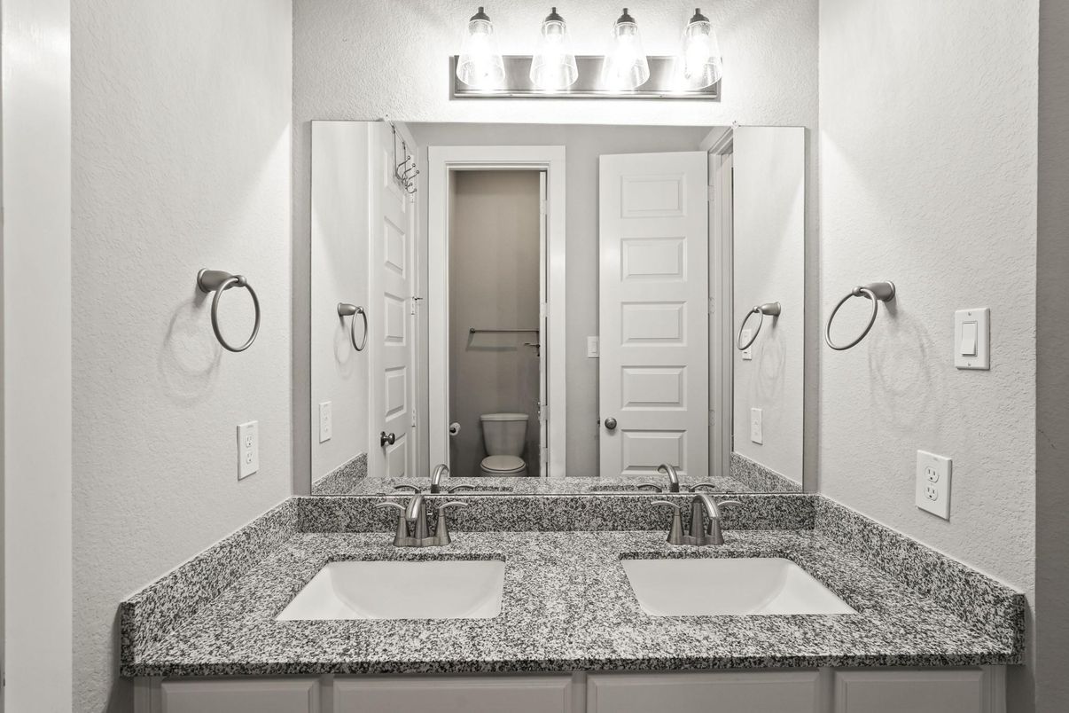 Bathroom, Dual Sink Vanities, Interior
