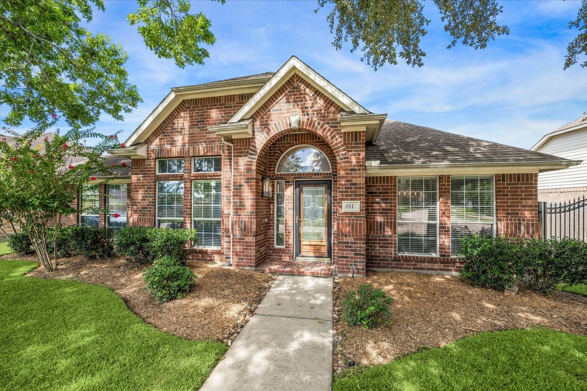 Exterior, Facade, Brick Facade, Brick Traditional