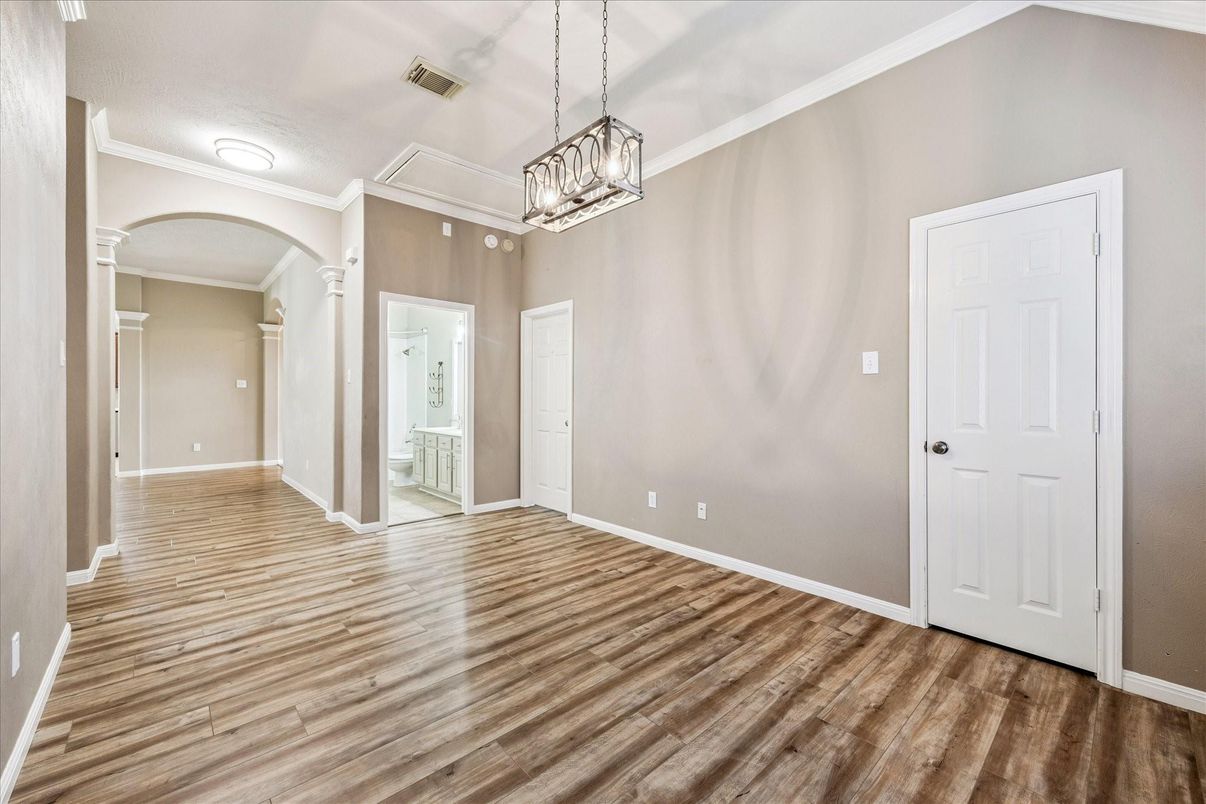 Empty room, Interior, Pendant Lights, Wood Texture Flooring