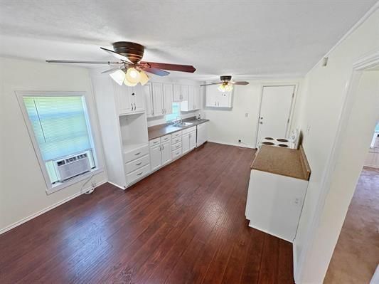 Interior, Kitchen, Wood Texture Flooring