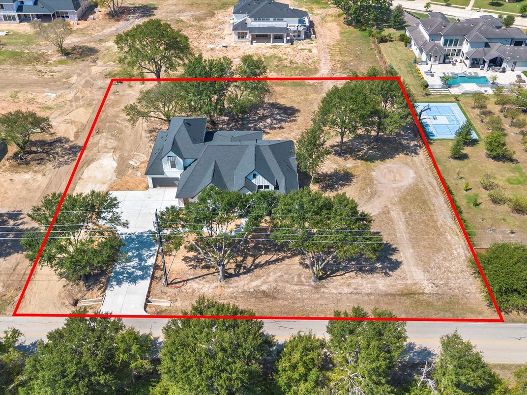 Exterior, Drone