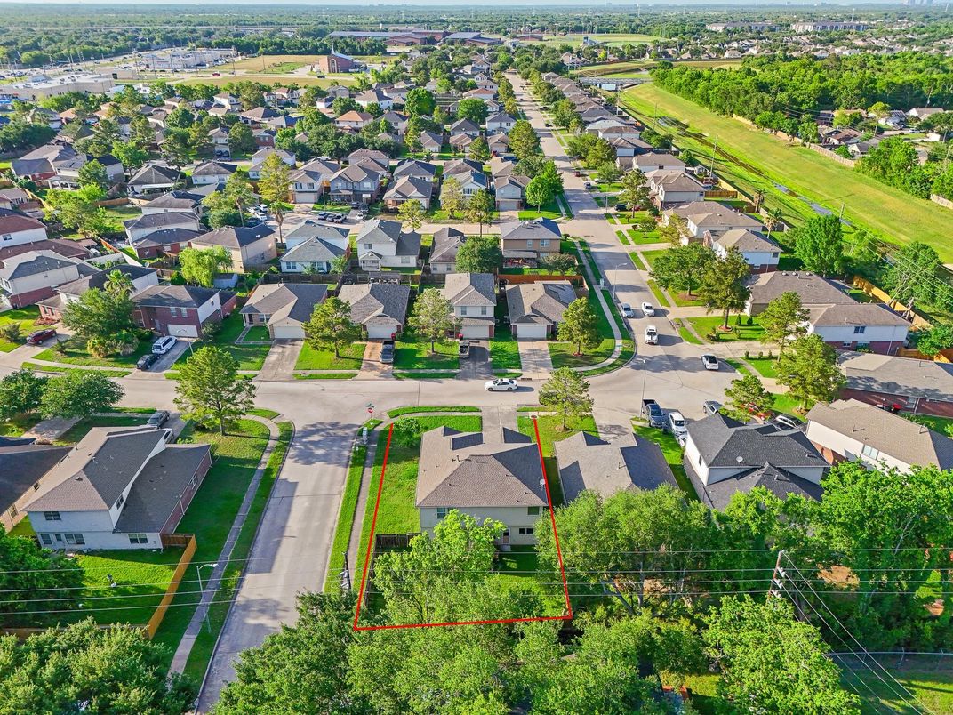 Exterior, Drone