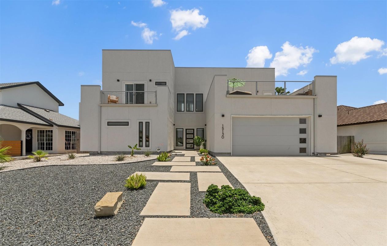 Attached, Exterior, Facade, Modern