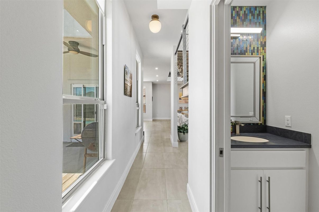 Bathroom, Interior, Recessed Lighting