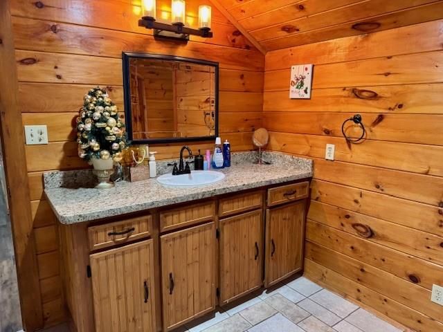 Bathroom, Interior, Wooden Ceilings, Wooden Walls