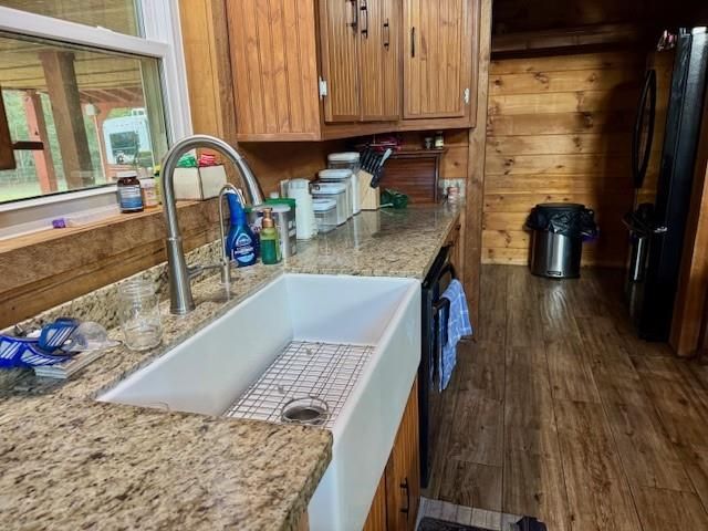 Interior, Kitchen, Wood Texture Flooring, Wooden Walls