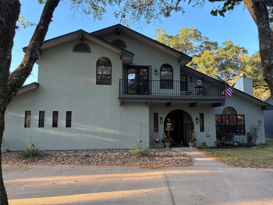 Exterior, Facade, Spanish Mediterranean